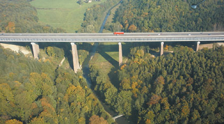 %_tempFileName2000-Neue%20Autobahnbruecke%